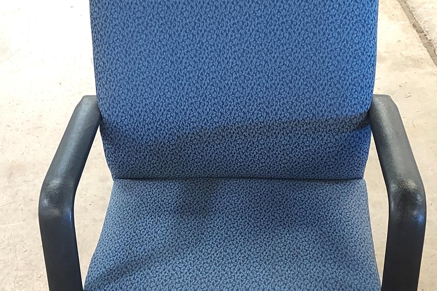 Rolling Blue Office Chair 