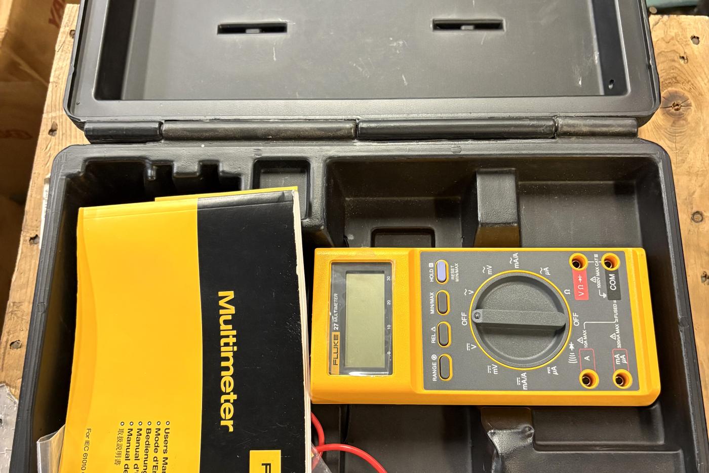 Fluke 27 Multimeter 