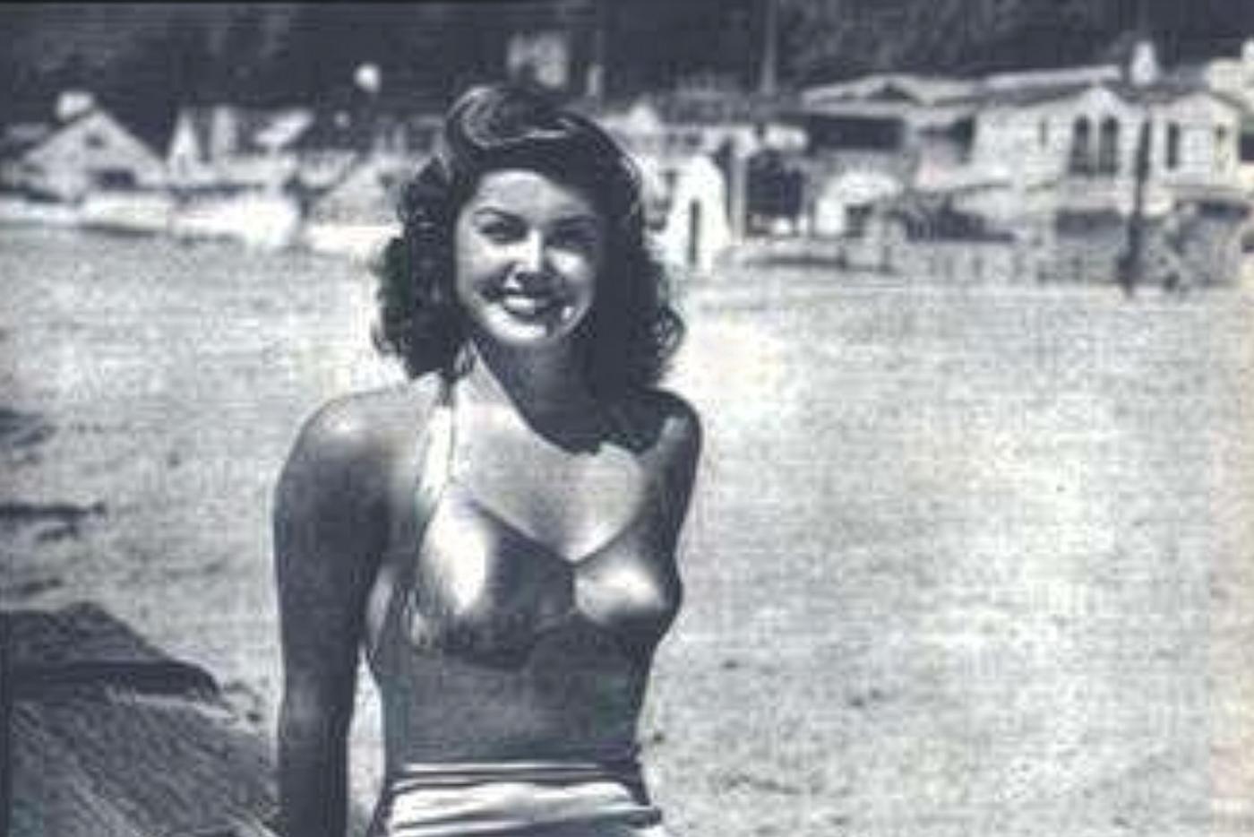 A pin-up of Esther Williams from a 1945 issue of Yank, the Army Weekly. US Army photo.