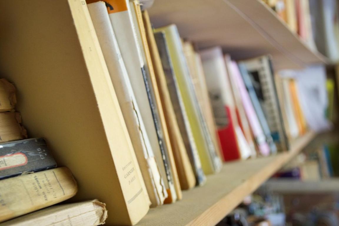 blurred image of a bookshelf