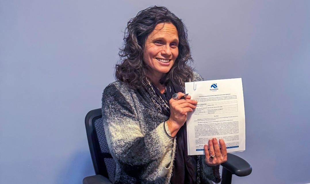 Grant signing in Marion (Lundy)