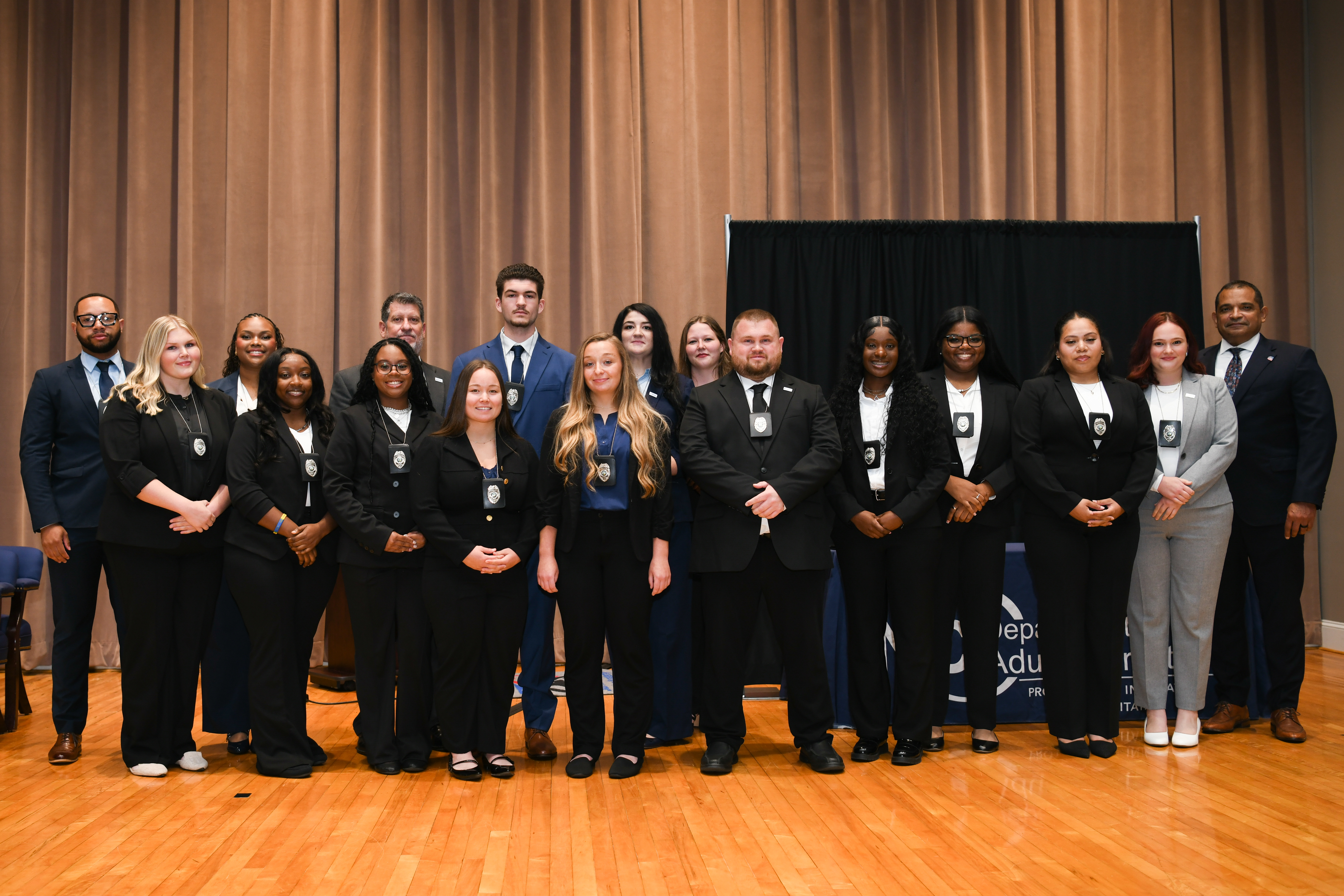 Sixteen Probation/Parole Officers Graduate in Class 8