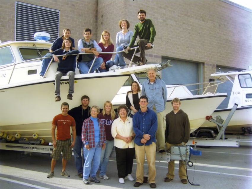 Paerl Lab staff and students around boat