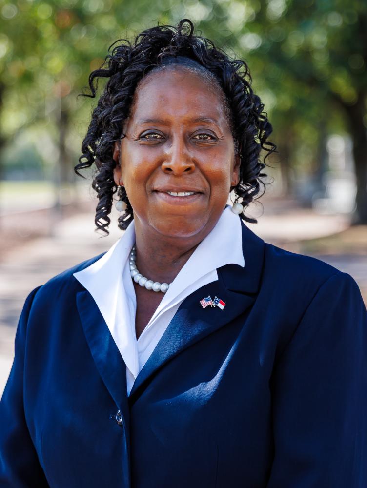 Cheryl Sauls Headshot