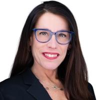 Headshot of Wendy Mayer