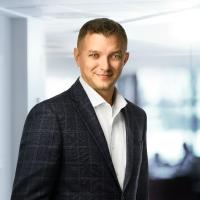 Headshot of Pete Goodridge in a suit.