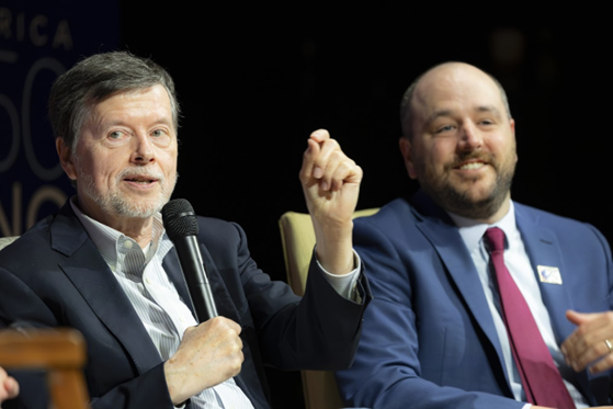 Ken Burns answers questions on stage
