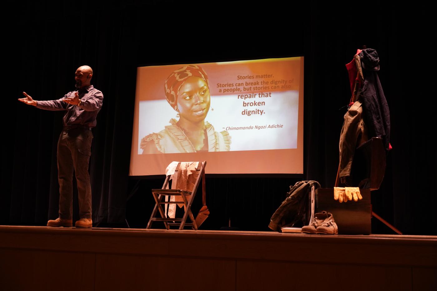 Sonny Kelly Performs on Stage