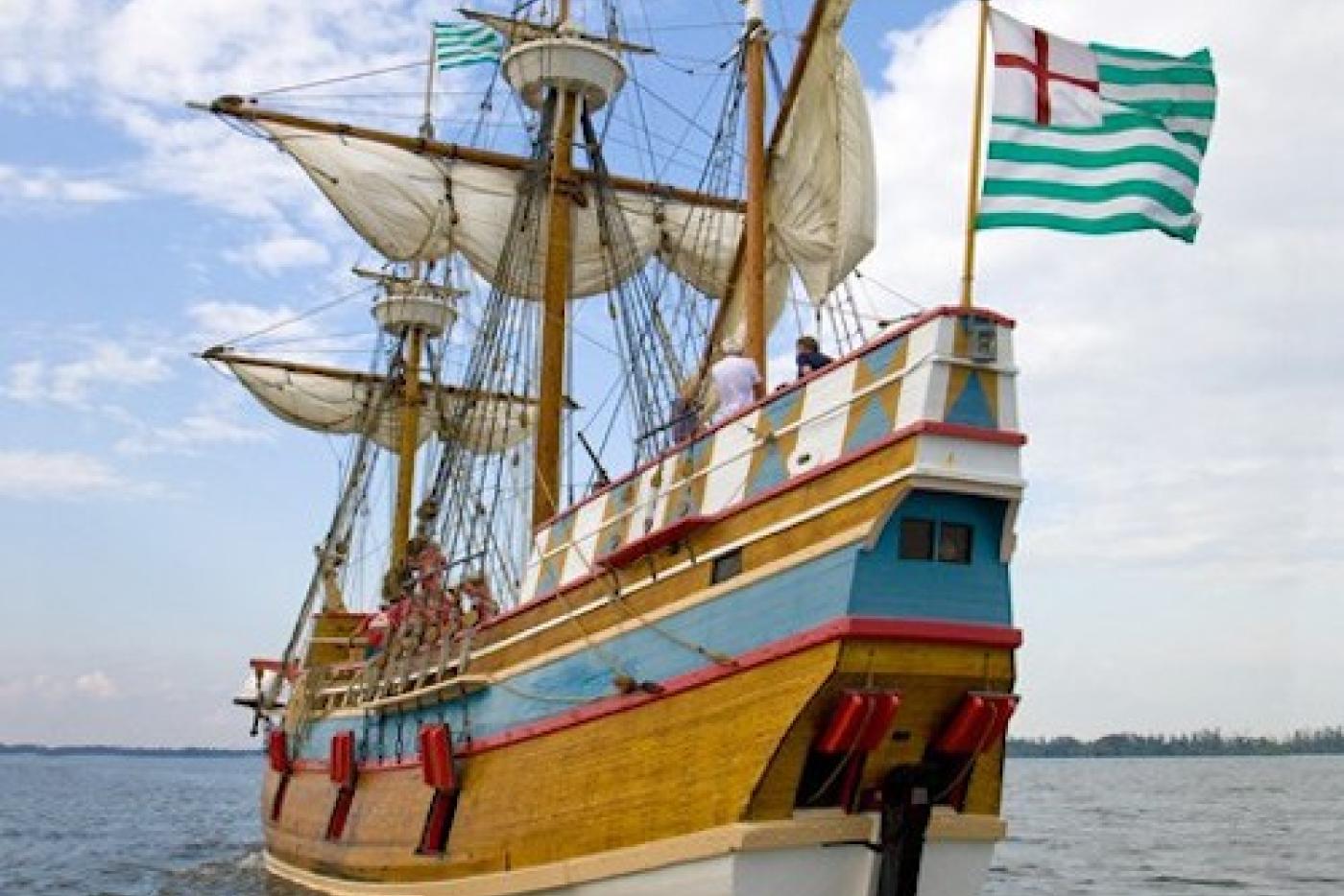 [Elizabeth］ Elizabeth II, a Legacy of America's Four Hundredth | NC DNCR