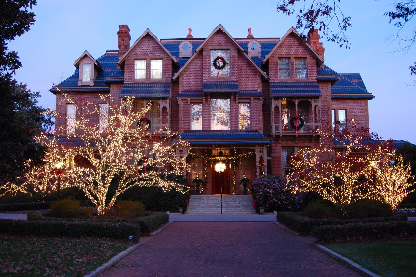 The Governor's Mansion decorated for the holidays.