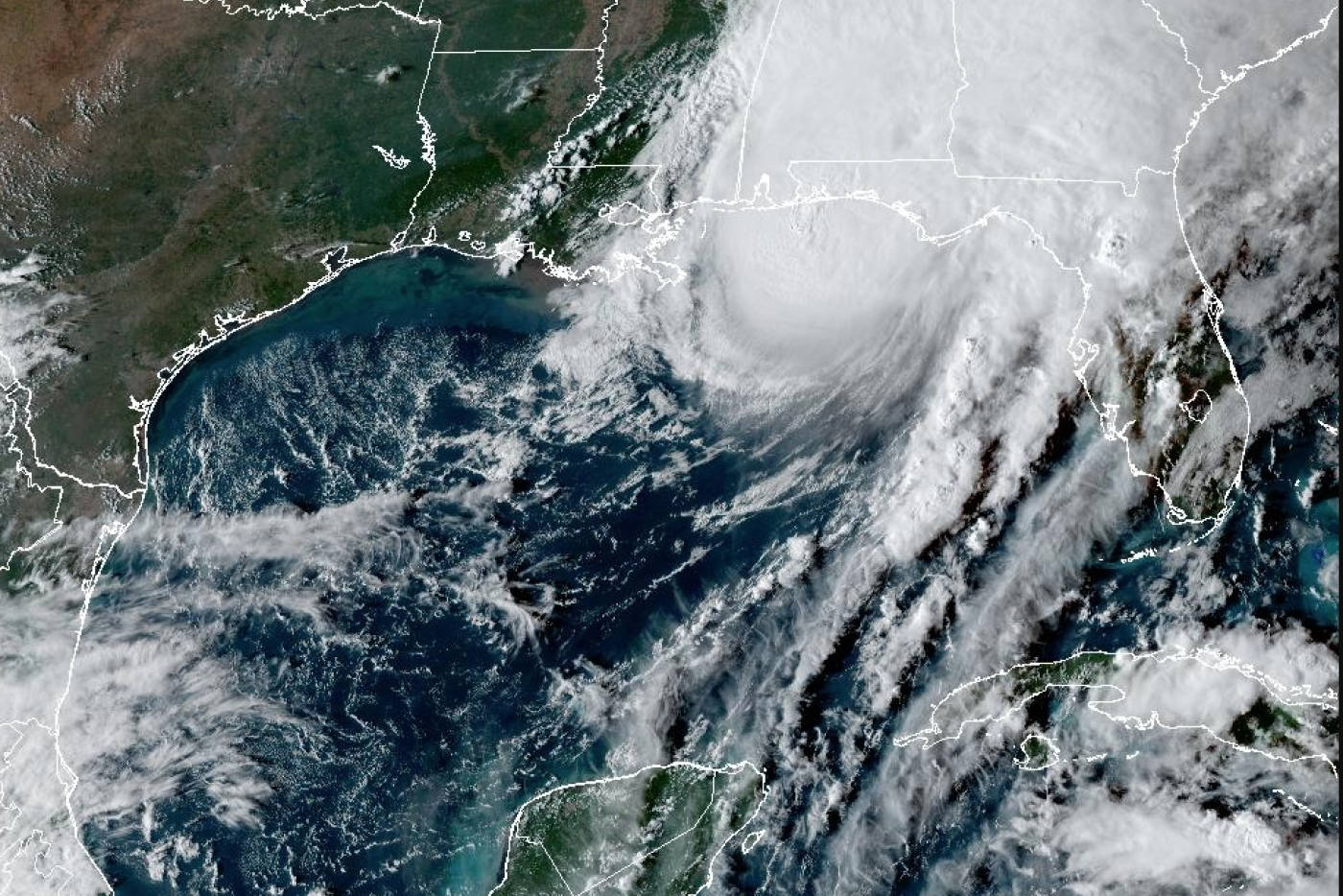GeoColor satellite screenshot of Hurricane Isaias in Atlantic Ocean