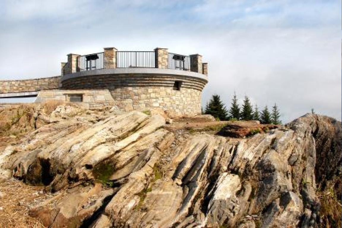 visitor viewing area at the peak of a state park