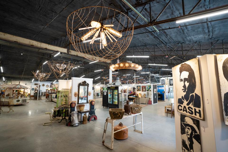Art studio with an open floorplan and concrete flooring