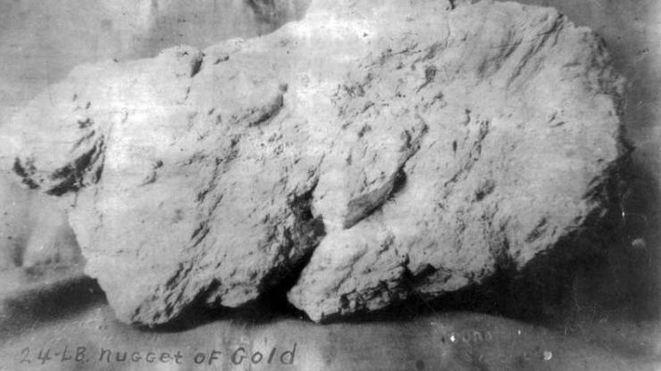 Shinn nugget displayed after discovery Shinn nugget displayed after discovery