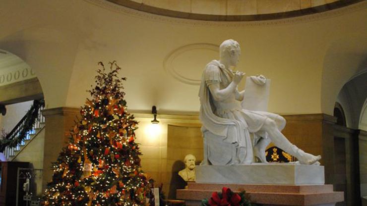 tree lighting ceremony starts holiday season at state capitol dec