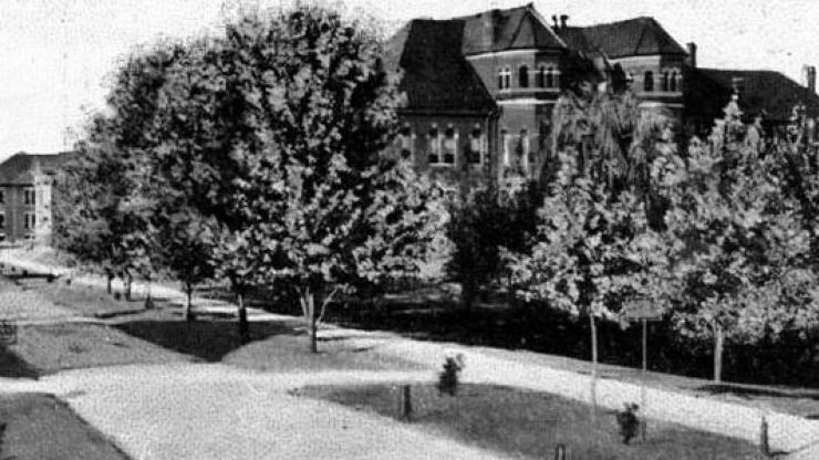 Postcard from a student at the State Normal and Industrial College (now the University of North Carolina at Greensboro), Sept. 24, 1906 Postcard from a student at the State Normal and Industrial College (now the University of North Carolina at Greensboro), Sept. 24, 1906