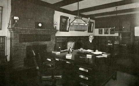 Dixon works at his New York office in 1915. Image from  the North Carolina Digital Collections