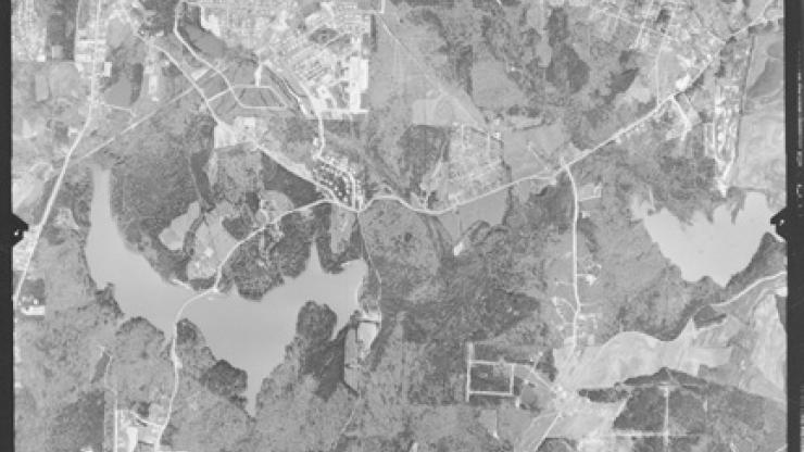Example aerial photograph 9" print (resized smaller here) of the Lake Johnson area, Raleigh, Wake County. Photograph is from March 25, 1959. Example aerial photograph 9" print (resized smaller here) of the Lake Johnson area, Raleigh, Wake County. Photograph is from March 25, 1959.
