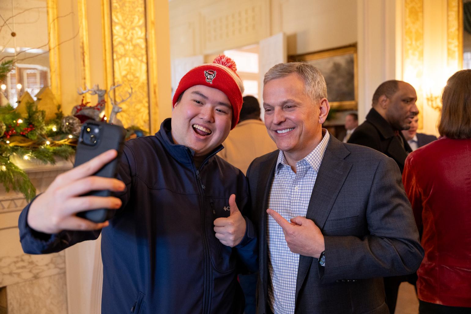 State employee and Governor take a selfie