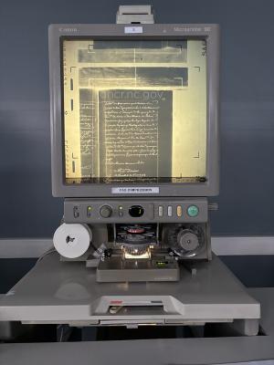 Microfilm reader