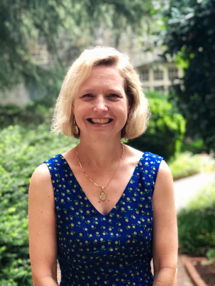 Photograph of Lynda Reynolds