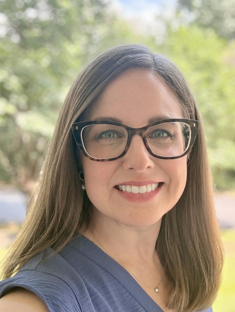 Headshot of Lauren Clossey