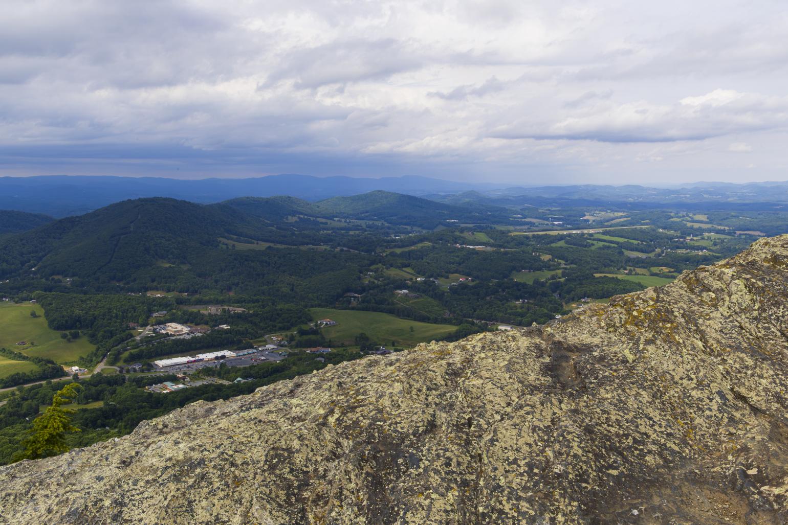 A cloudy spring afternoon view from Mt. Jefferson State Natural Area